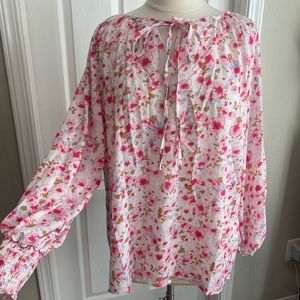 Beautiful floral pullover top women’s size XXL
